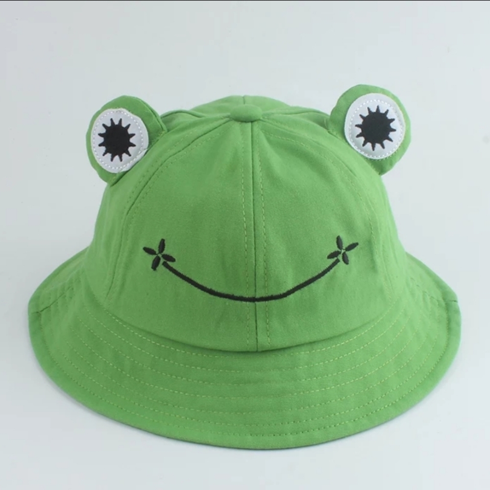Green Frog Bucket Hat